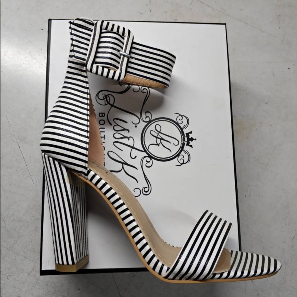 Heels - Picture 6 of 8